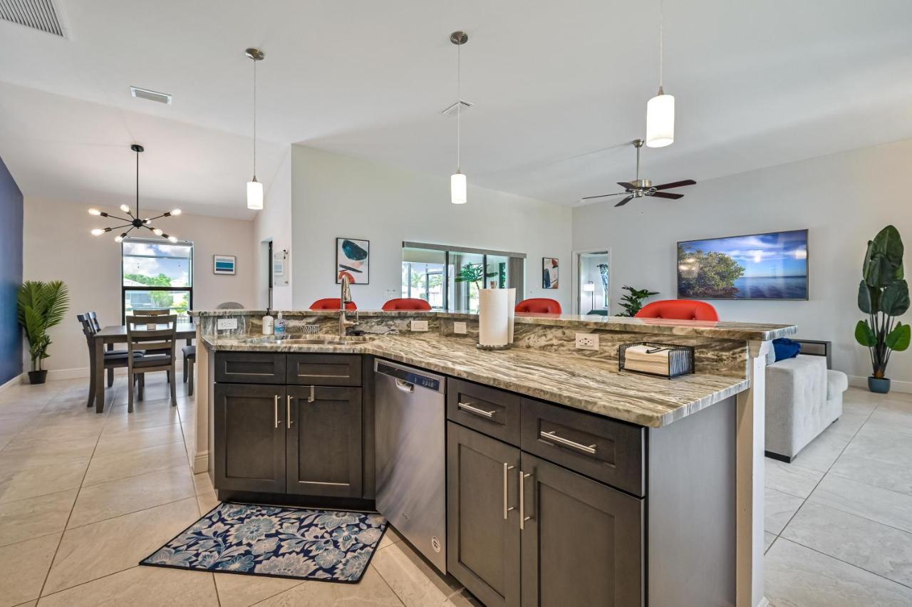 Centrally Located Cape Coral Oasis On Fresh Water Villa Eksteriør bilde